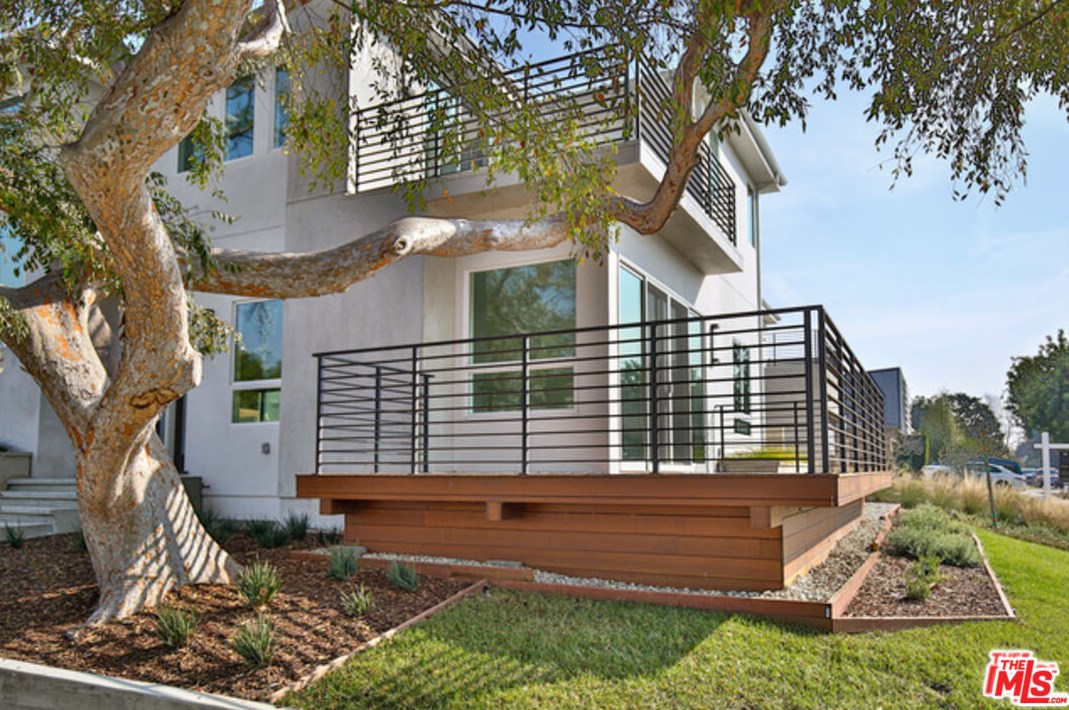 7656 Kittyhawk Ave, Los Angeles, CA 90045