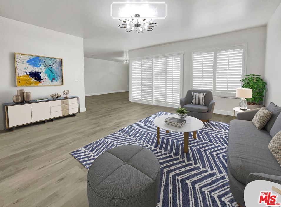19031 Hamlin St #8, Los Angeles, CA 91335