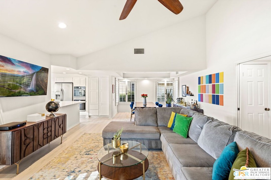 68 Tennis Club Dr, Rancho Mirage CA  92270-2572 exterior