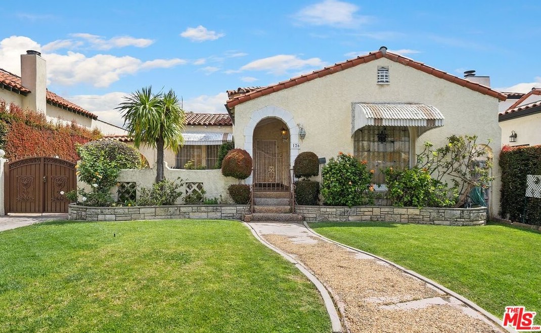 126 Poinsettia Pl, Los Angeles, CA 90036-2806