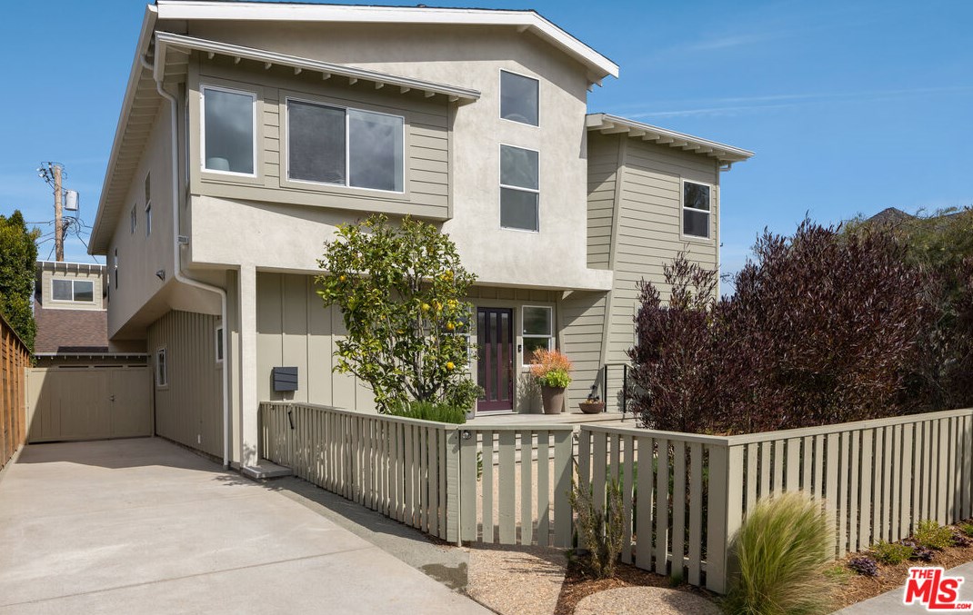 12601 Preston Way, Los Angeles, CA 90066-1825