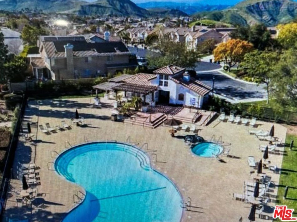 1575 Applefield St, Thousand Oaks CA  91320-5996 exterior