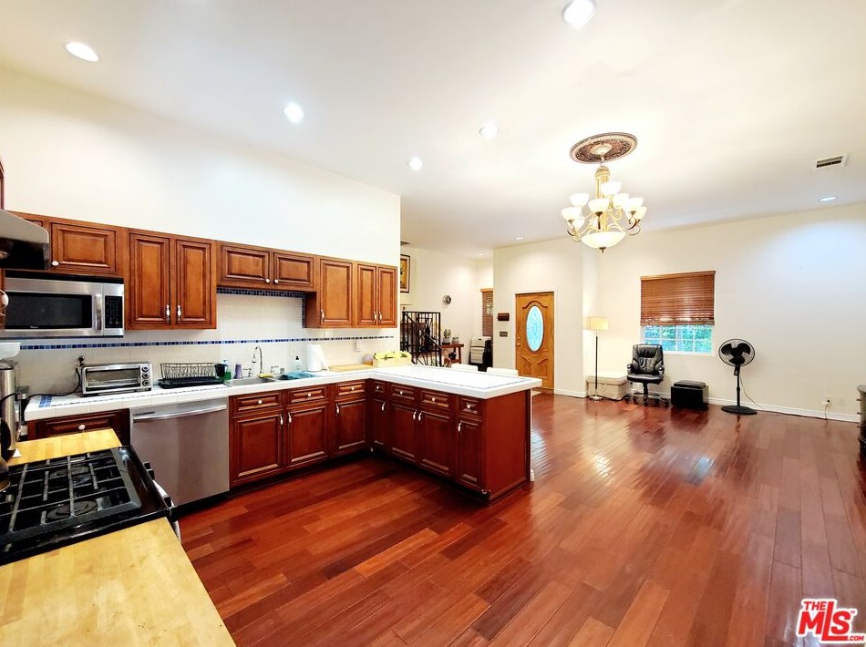 10436 Cheviot Dr, Los Angeles CA  90064-4408 exterior