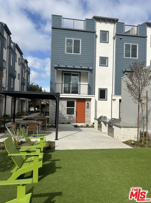 610 Dawson Ave, Long Beach, CA 90814-1029