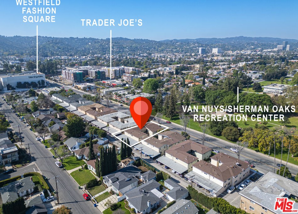 4916 Hazeltine Ave, Van Nuys, CA 91423-1168
