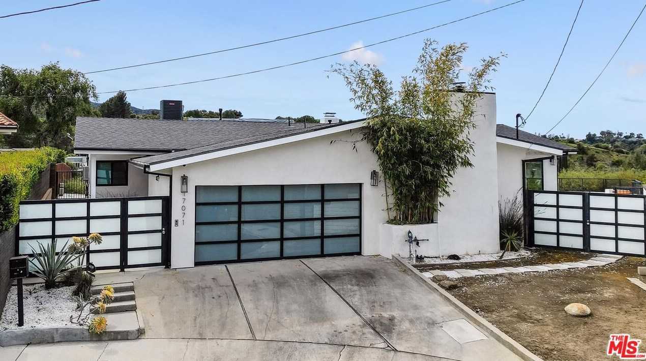 17071 Countess Pl, Van Nuys, CA 91436-3501