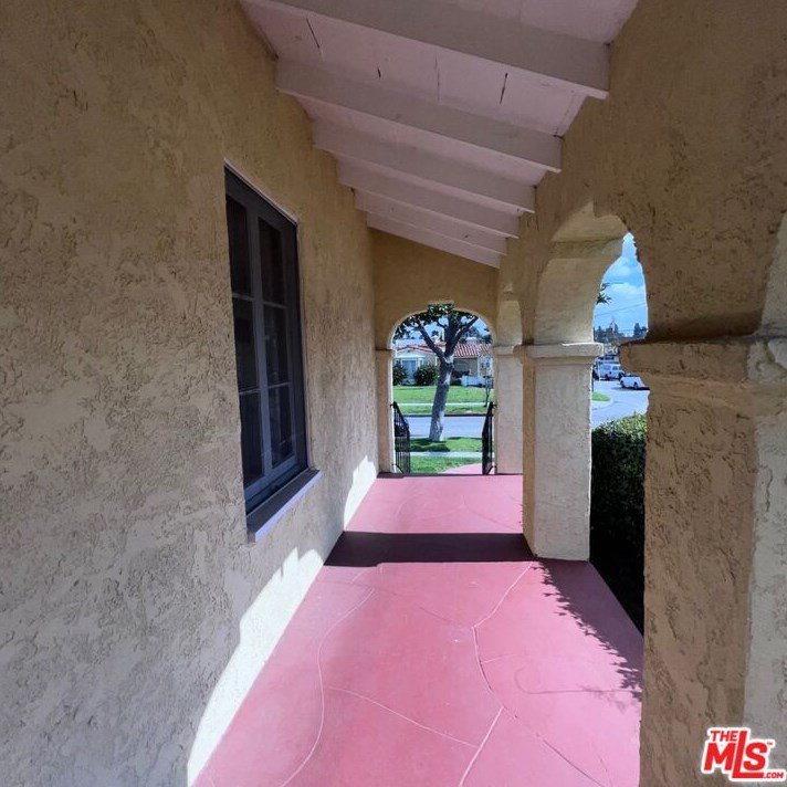 4267 Victoria Ave, Los Angeles CA  90008-4413 exterior