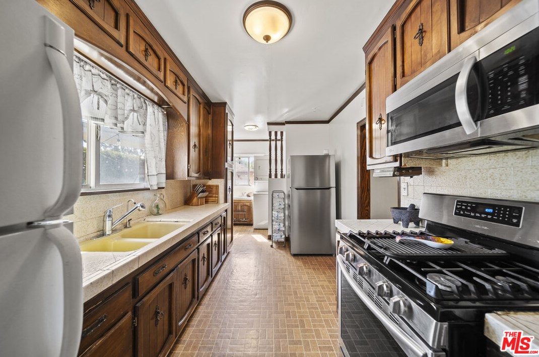 11278 Ivy Pl, Los Angeles CA  90064-3917 exterior