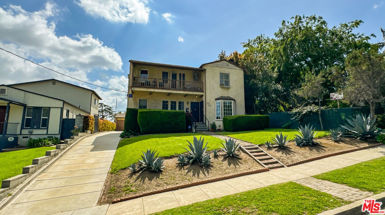4334 Franklin Ave, Los Angeles, CA 90027-2804