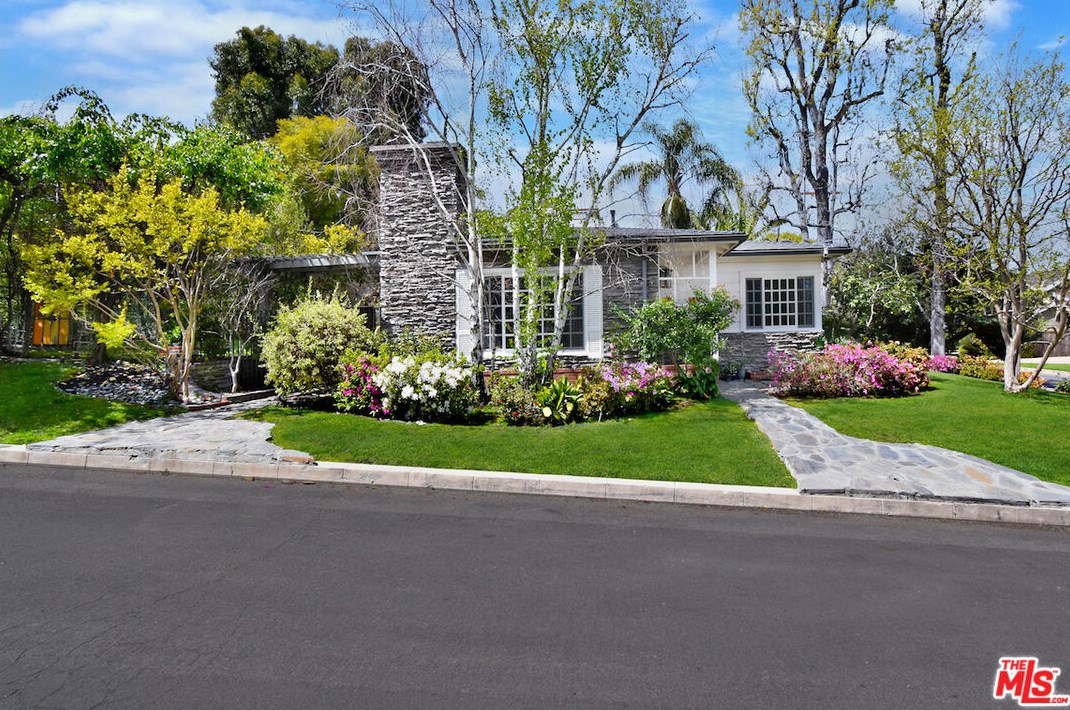 14704 Tustin St, Van Nuys, CA 91403-4105