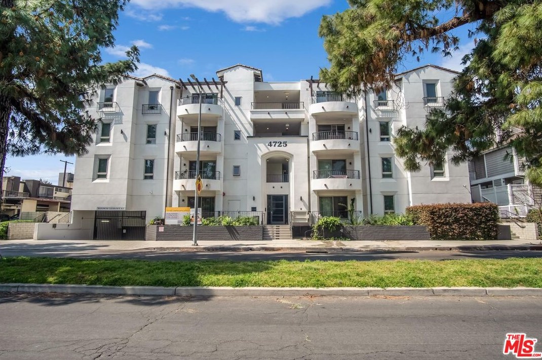 4725 Radford Ave, North Hollywood, CA 91607