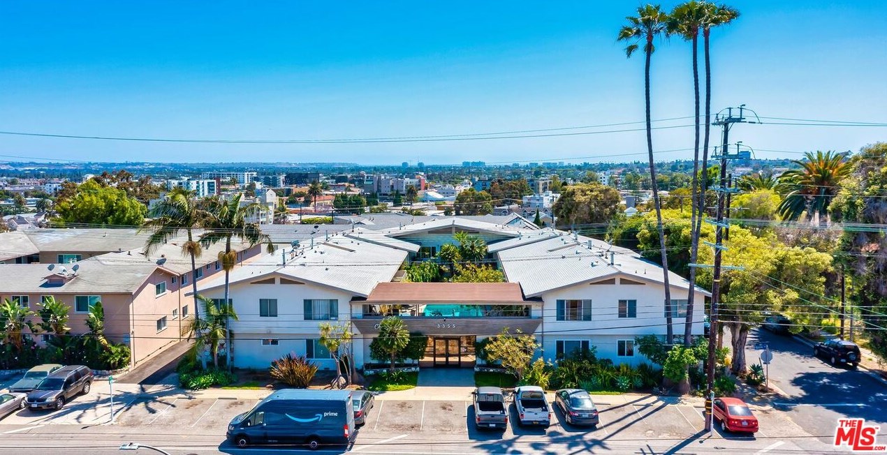 3355 Manning Ave, Los Angeles, CA 90064-4867