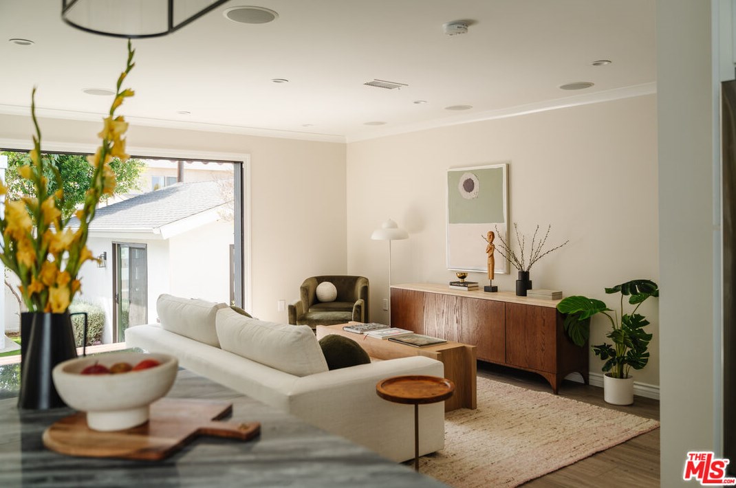 2901 Glendon Ave, Los Angeles CA  90064-4103 exterior