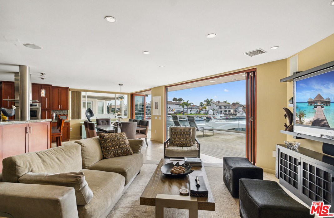 2261 Monaco Dr, Oxnard, CA 93035