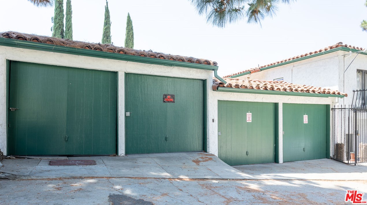 3034 Angus St, Los Angeles CA  90039-2564 exterior