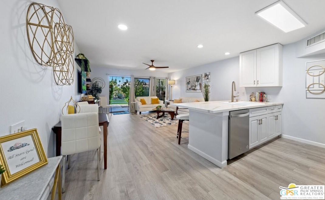 1655 E Palm Canyon Dr #701, Palm Springs, CA 92264