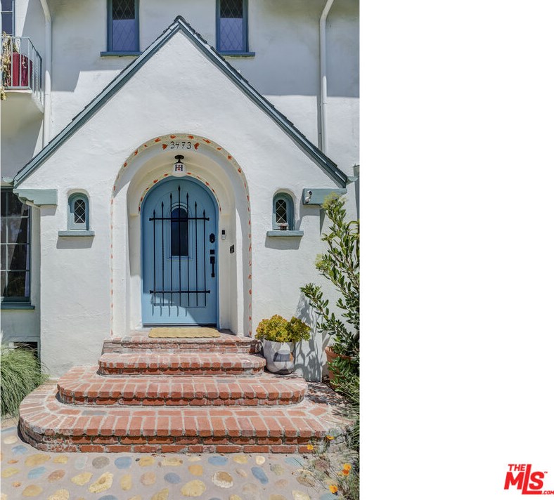 3473 Rowena Ave, Los Angeles CA  90027-2218 exterior