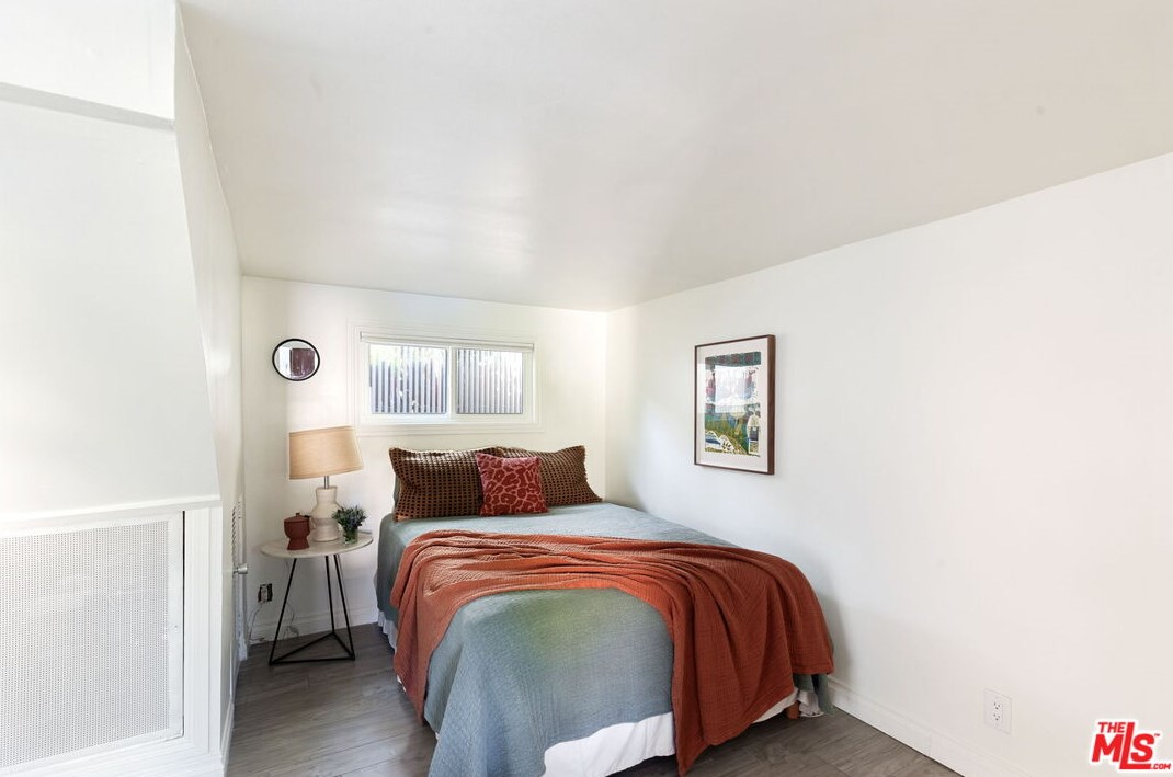 3473 Rowena Ave, Los Angeles CA  90027-2218 exterior