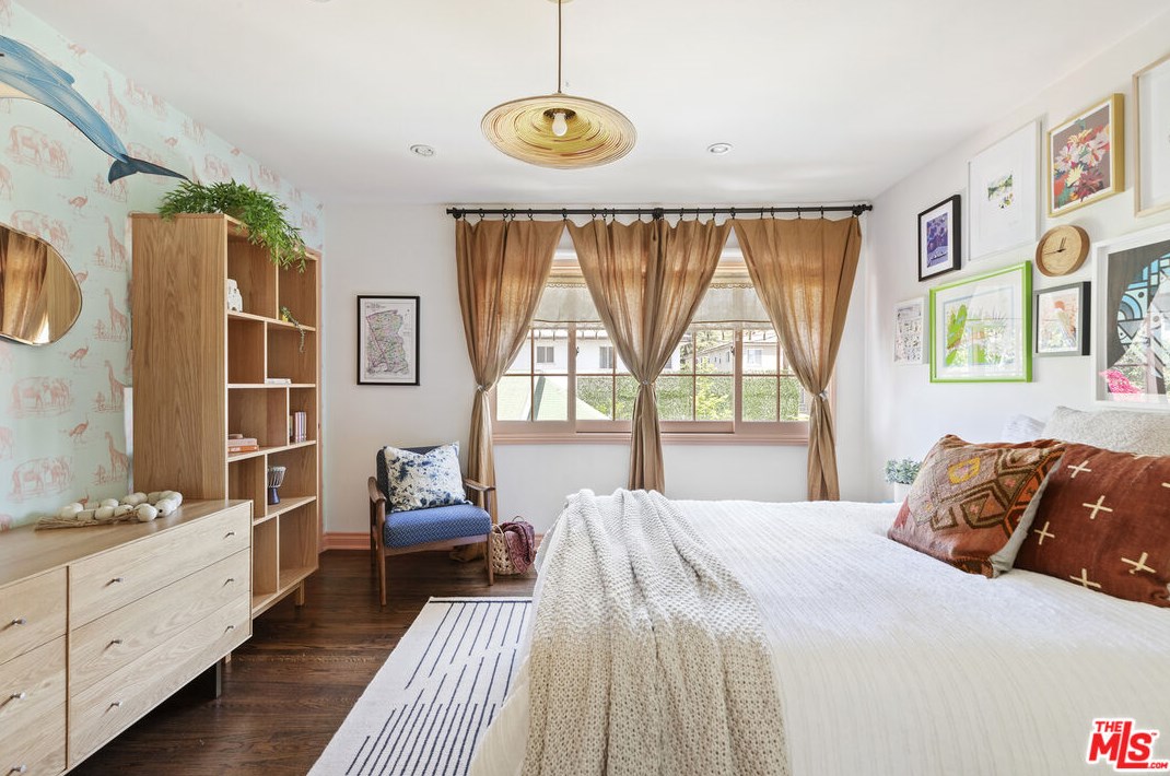 3473 Rowena Ave, Los Angeles CA  90027-2218 exterior