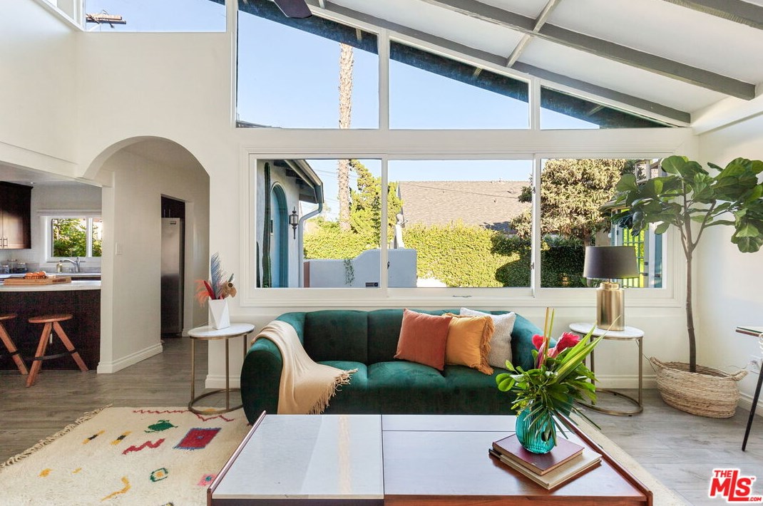 3473 Rowena Ave, Los Angeles CA  90027-2218 exterior