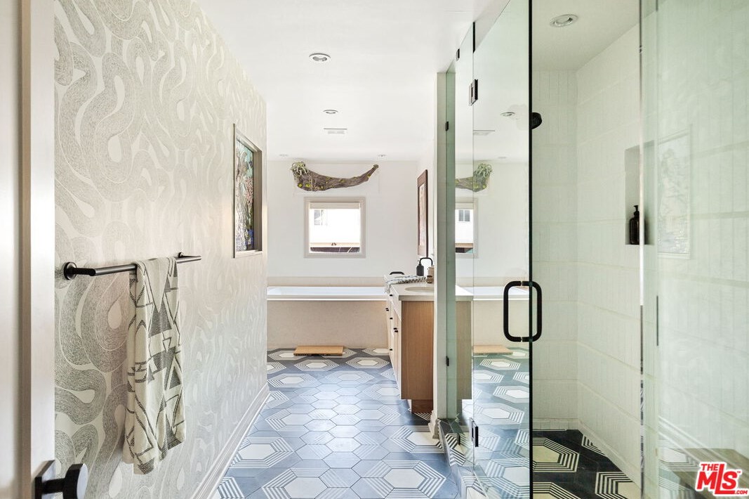 3473 Rowena Ave, Los Angeles CA  90027-2218 exterior