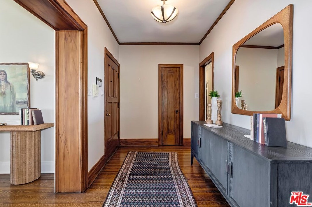 2191 Ponet Dr, Los Angeles CA  90068-3645 exterior