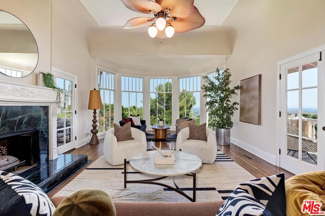 2191 Ponet Dr, Los Angeles CA  90068-3645 exterior