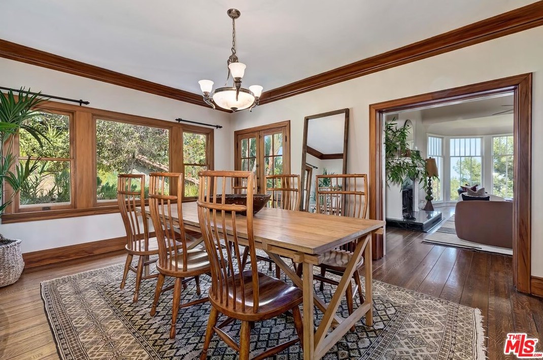 2191 Ponet Dr, Los Angeles CA  90068-3645 exterior