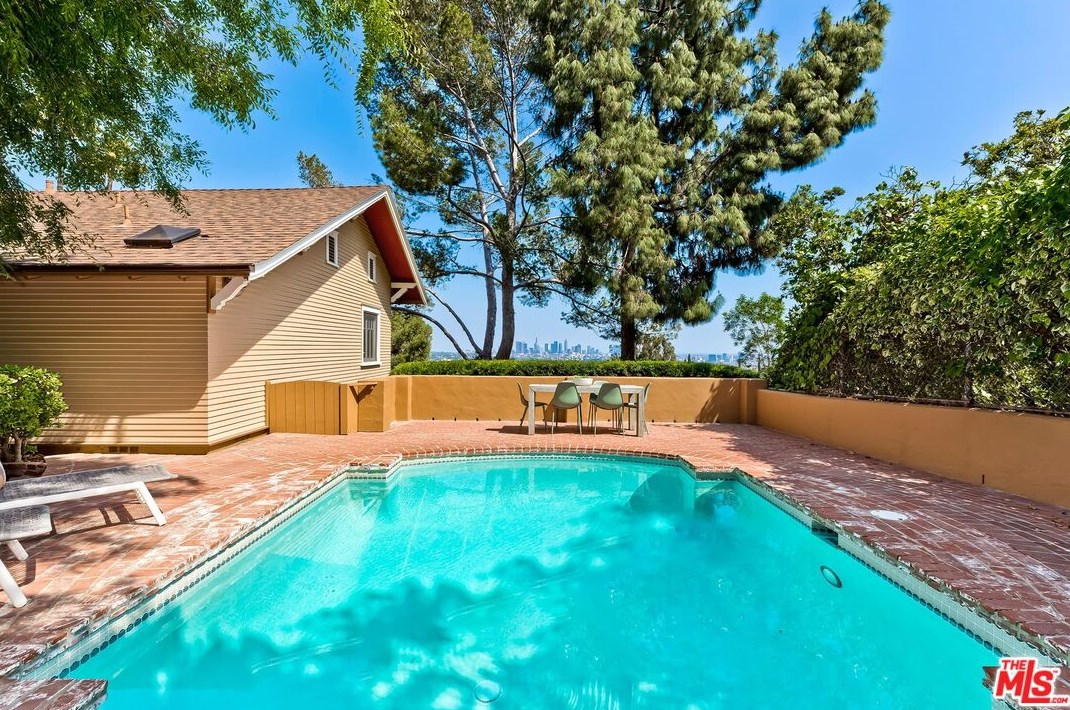 2191 Ponet Dr, Los Angeles CA  90068-3645 exterior