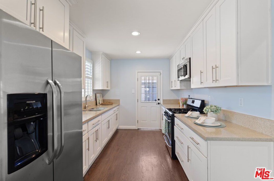 5945 Brayton Ave, Long Beach, CA 90805