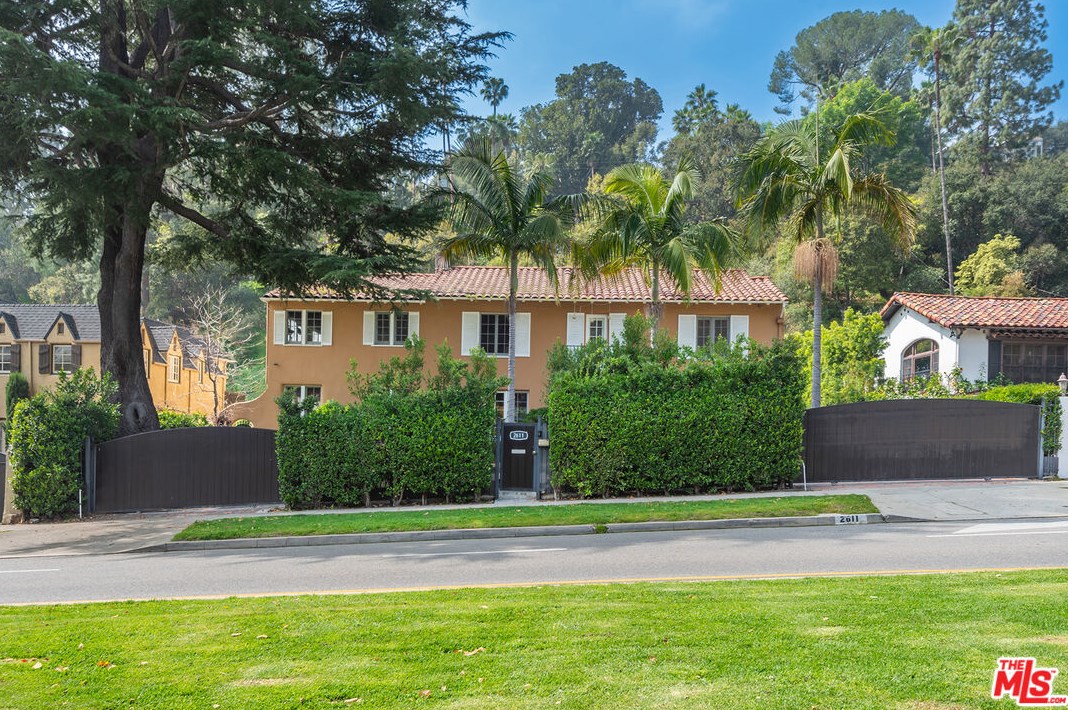 2611 Vermont Ave, Los Angeles, CA 90007-2223
