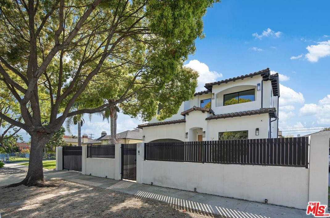 1723 Corning St, Los Angeles, CA 90035-4301