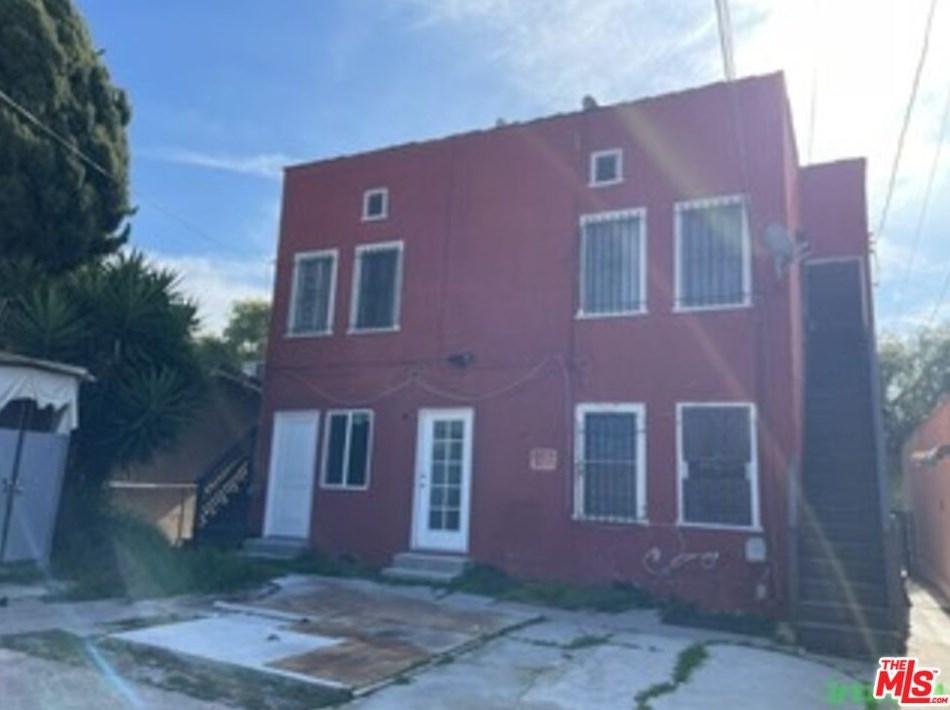 113 Robinson St, Los Angeles, CA 90026-4629