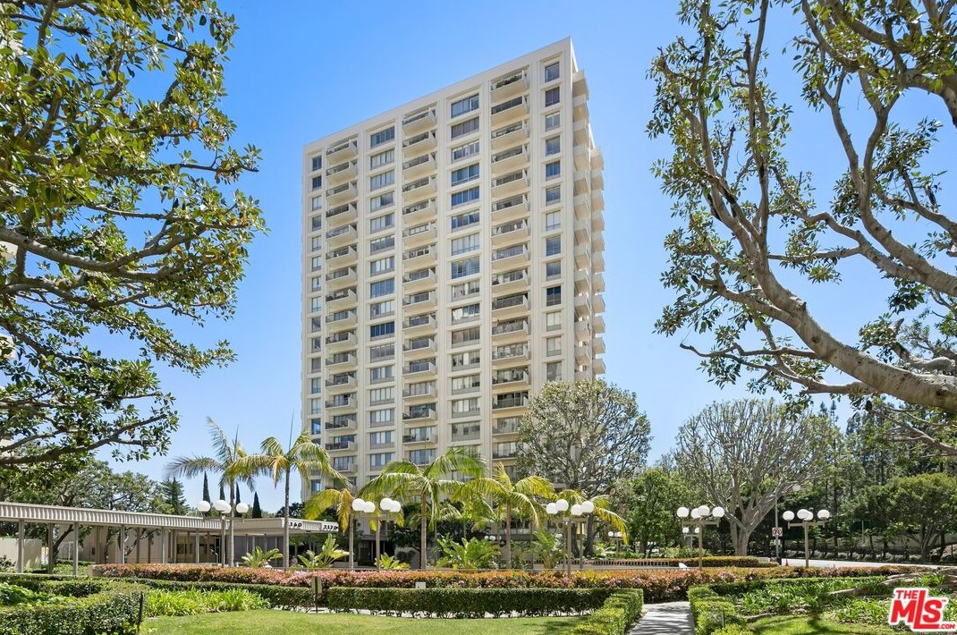 2170 Century Park, Los Angeles CA  90067-2235 exterior