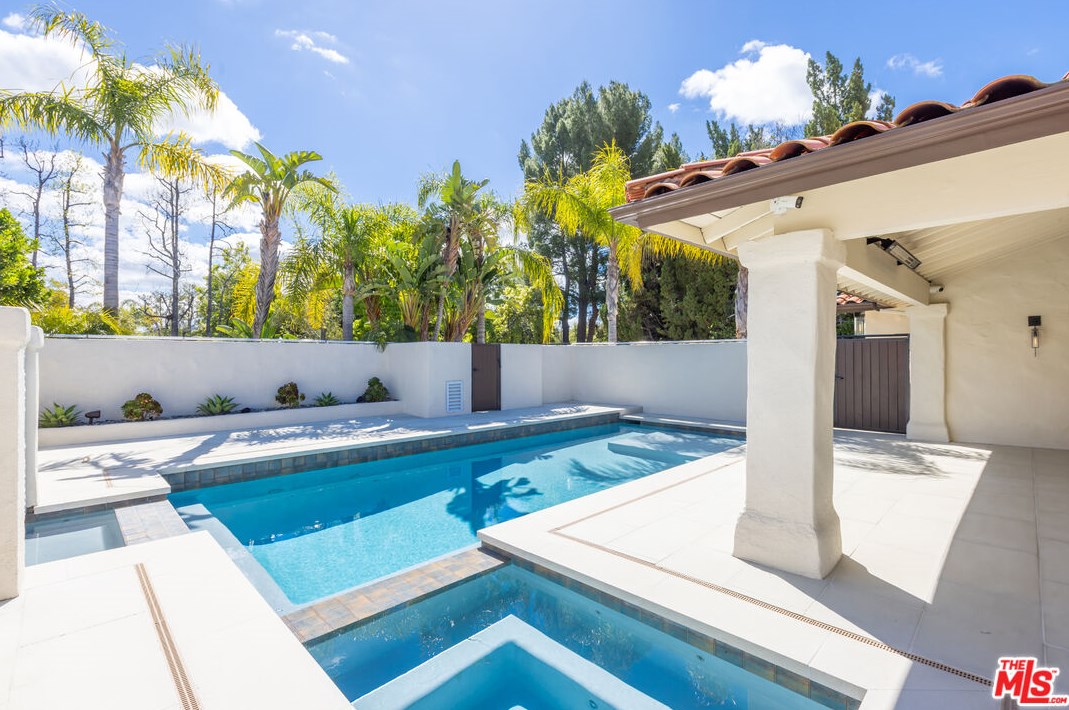 4321 Park Corona, Calabasas, CA 91302
