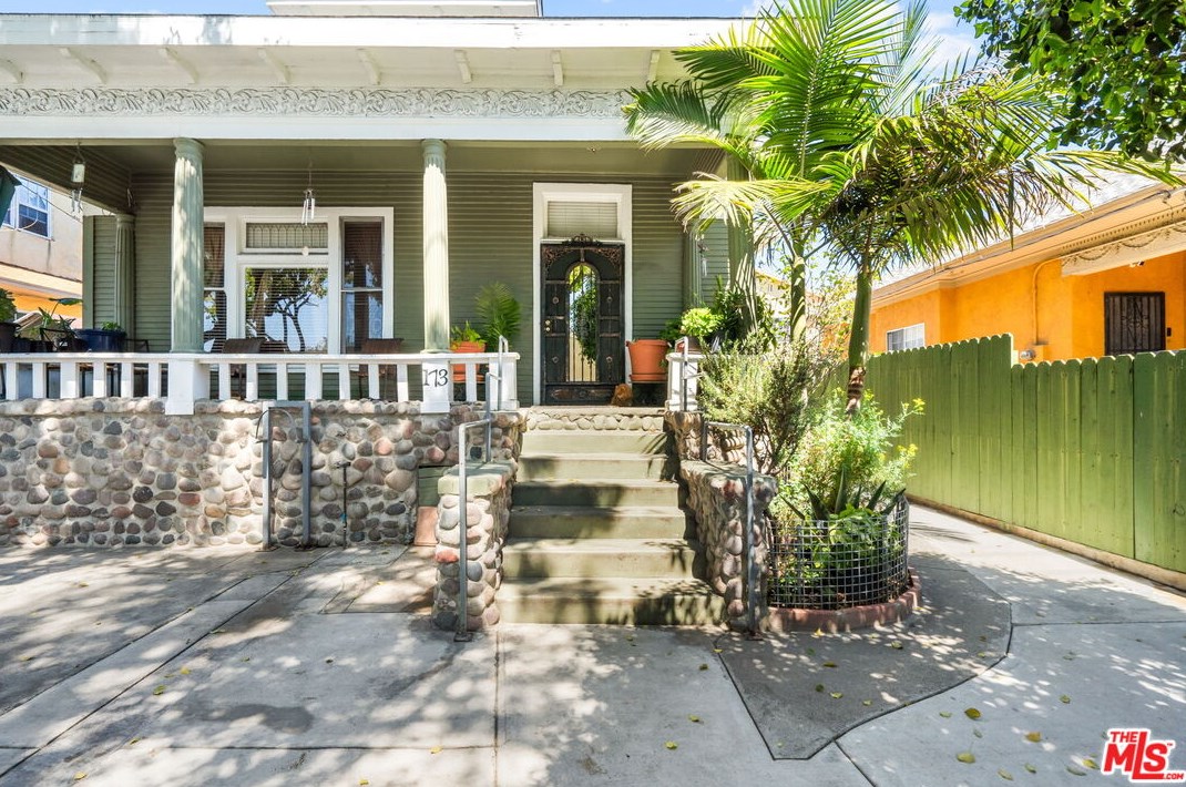 173 36th St, Los Angeles, CA 90007-4446