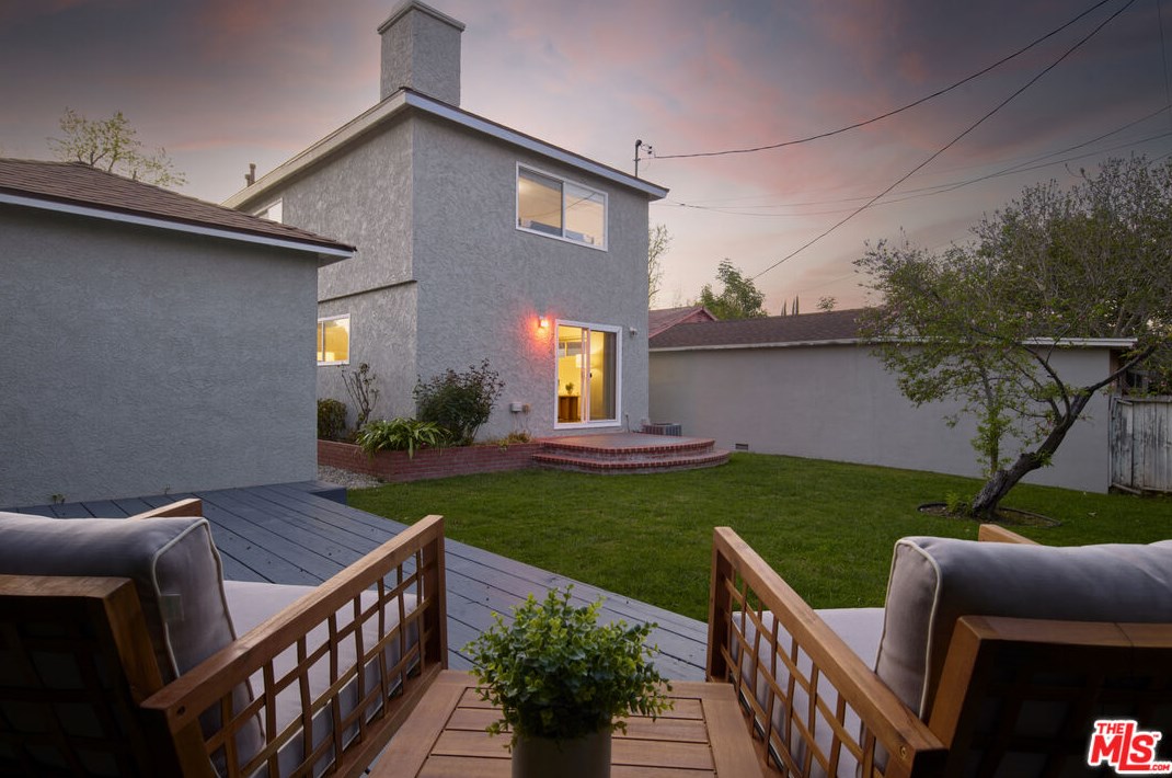 4910 Enfield Ave, Van Nuys, CA 91316