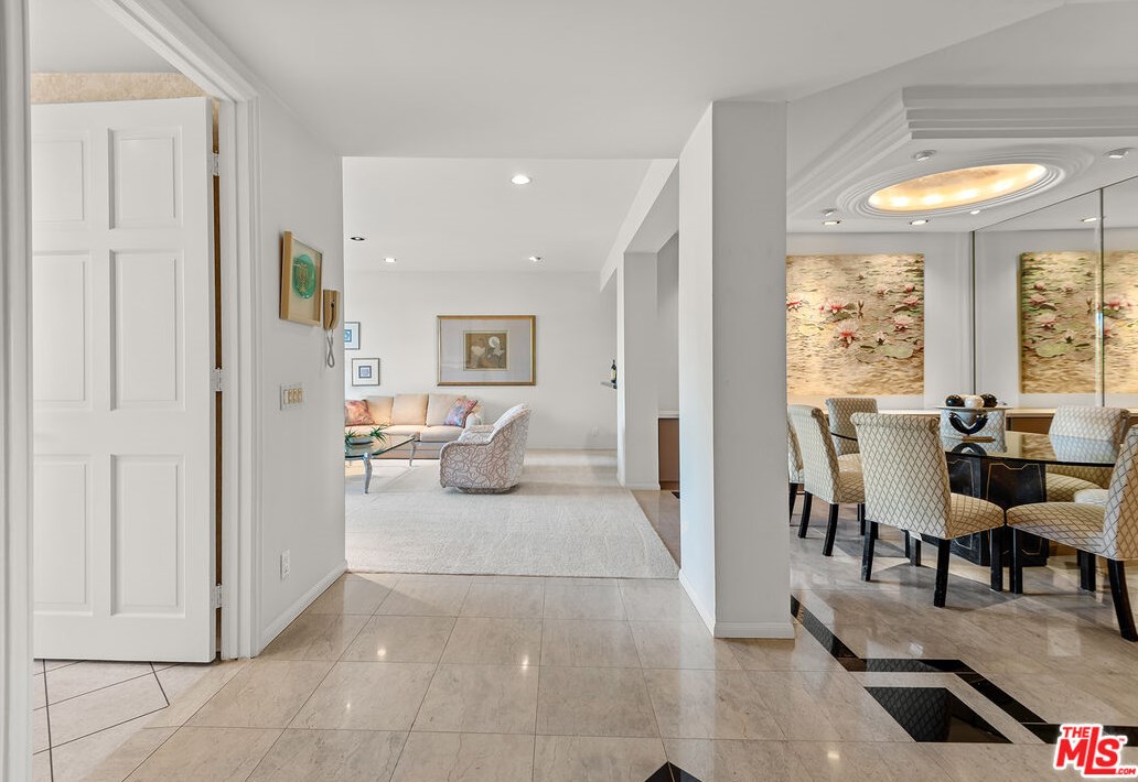 4720 Park Encino Ln #219, Van Nuys, CA 91436