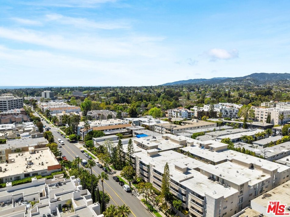 11645 Montana Ave #205, Los Angeles, CA 90049