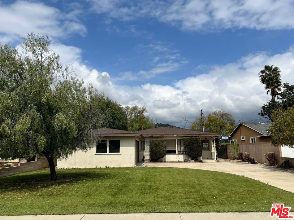 817 E Juanita Ave, Glendora, CA 91740