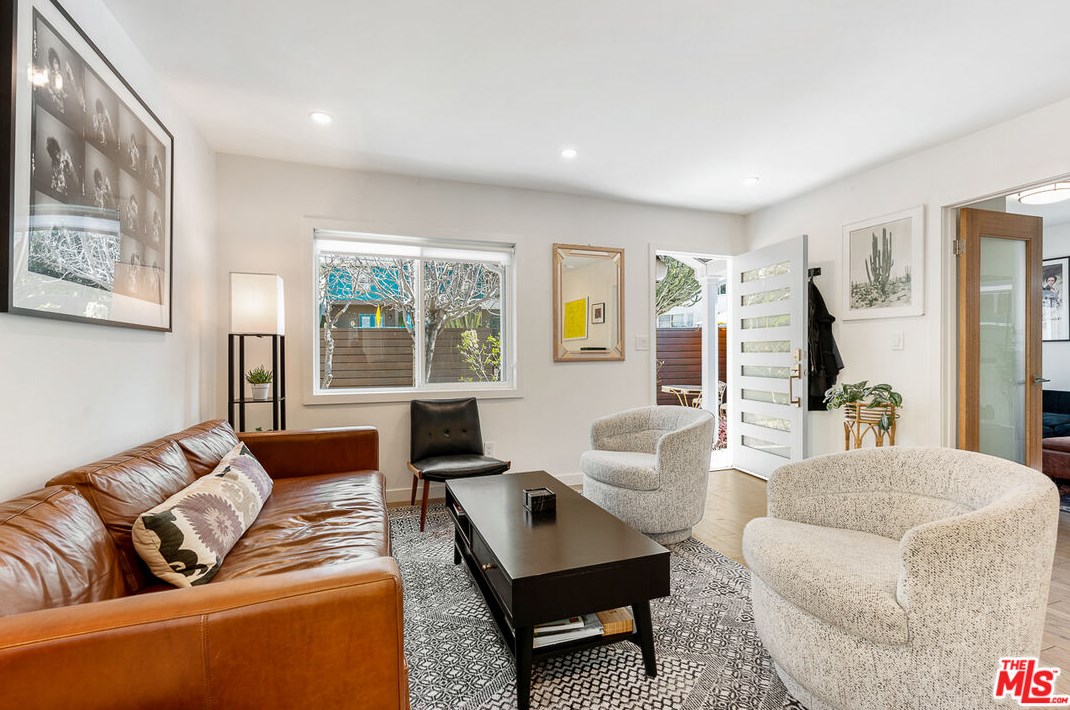 1905 Griffith Park Blvd, Los Angeles CA  90039-3518 exterior
