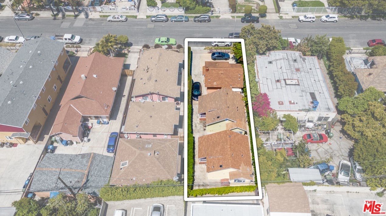 1266 35th Pl, Los Angeles, CA 90007-3401