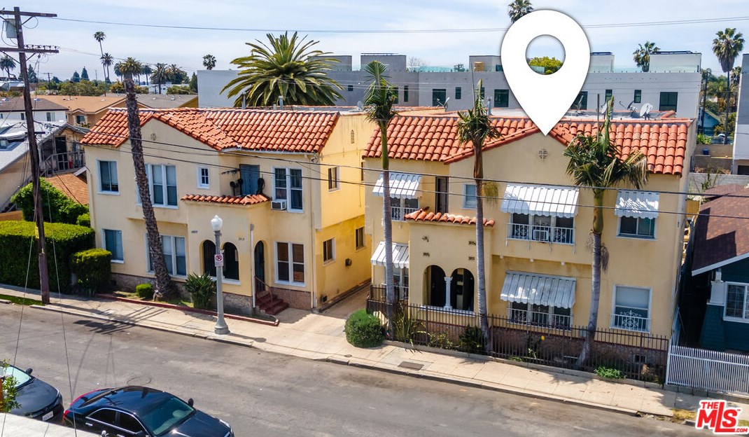 3915 Walton Ave, Los Angeles, CA 90037-1570