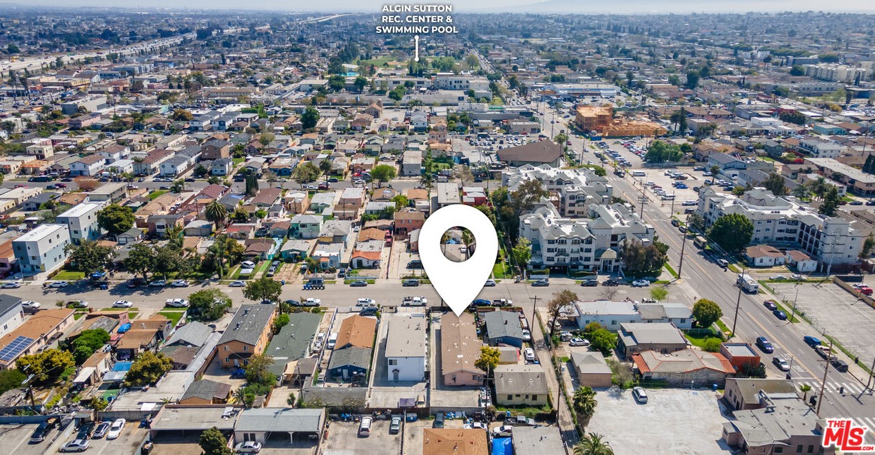 725 83rd St, Los Angeles CA  90003-2909 exterior