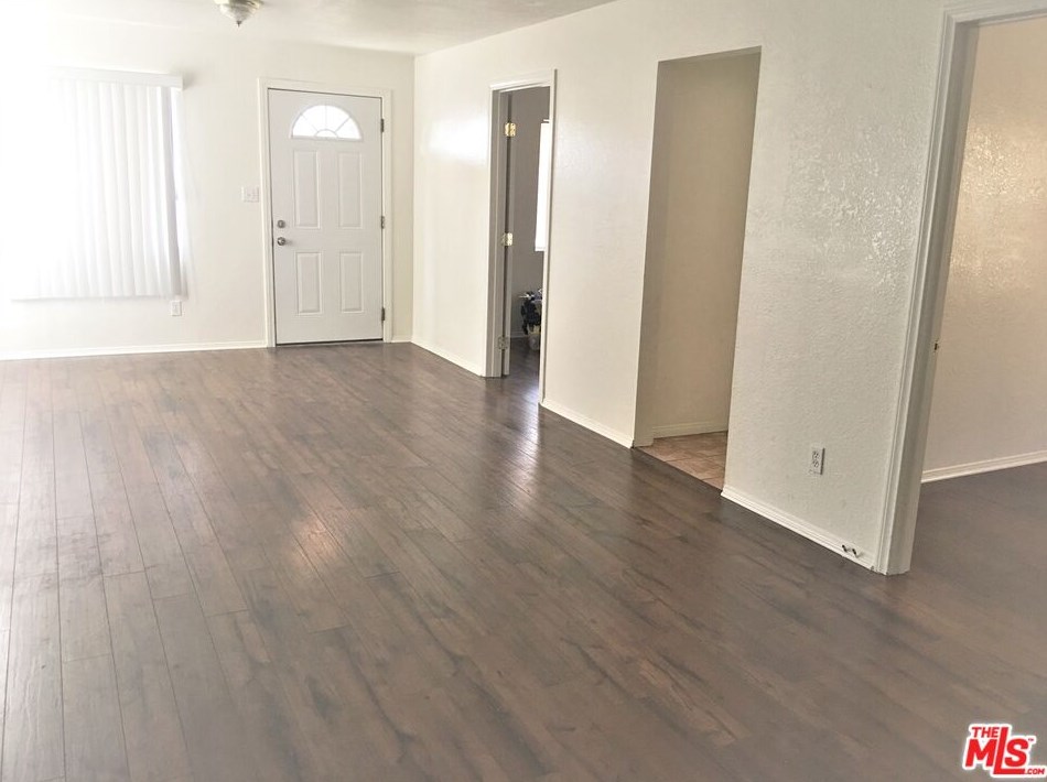 725 83rd St, Los Angeles CA  90003-2909 exterior