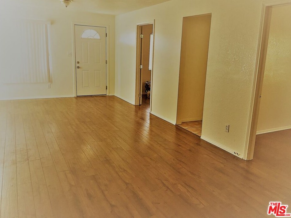 725 83rd St, Los Angeles CA  90003-2909 exterior