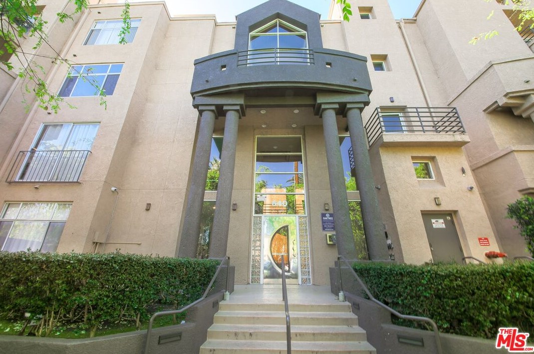 640 W 4th St #402, Long Beach, CA 90802