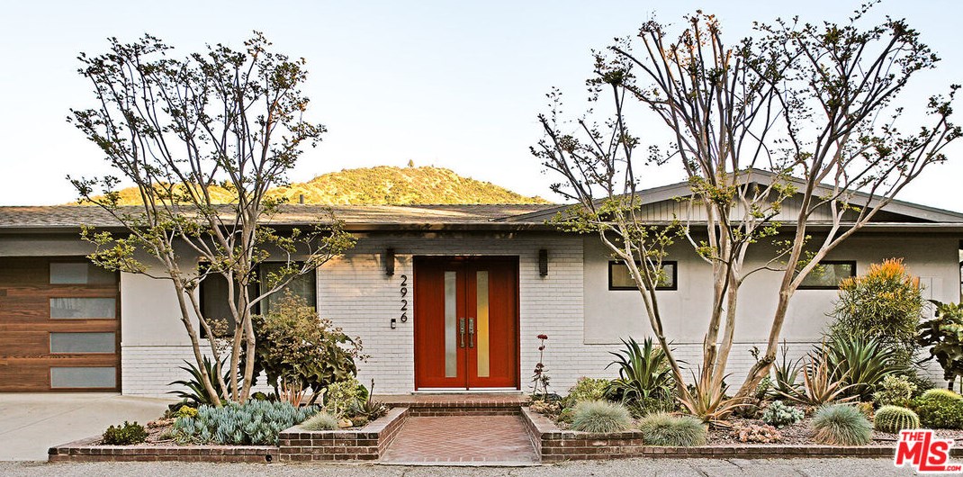 2926 Graceland Way, Glendale CA  91206-1331 exterior