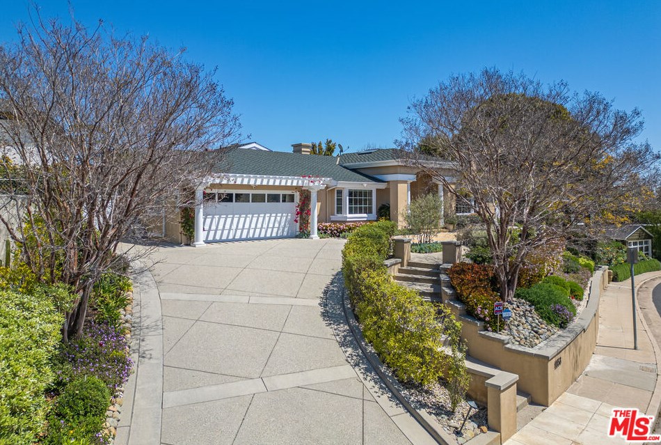 11158 Ophir Dr, Los Angeles, CA 90024-1945