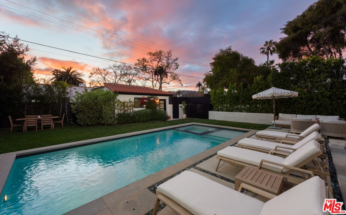 547 Gardner St, Los Angeles CA  90036-5710 exterior